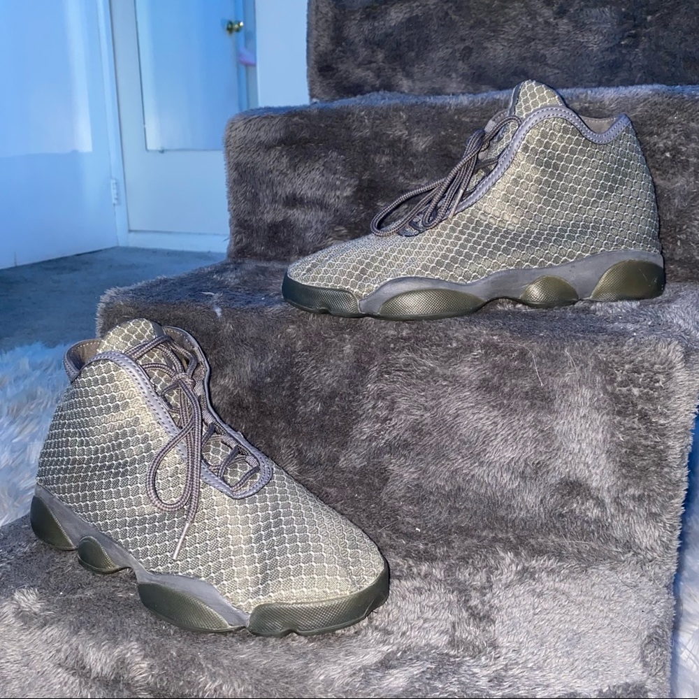Jordan Futures, gray reflective sock sneaker, kids sz 6,